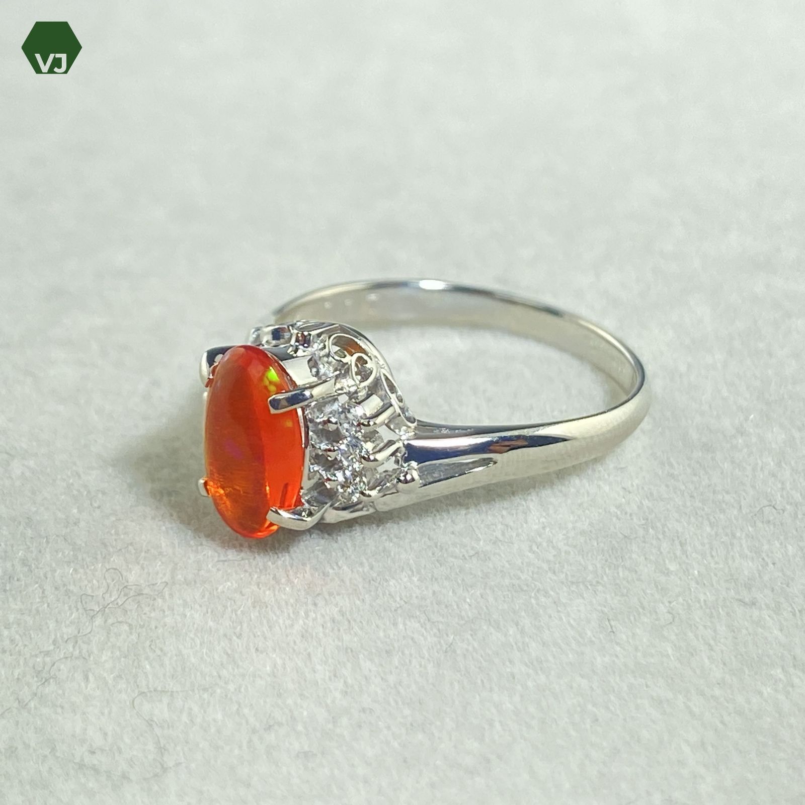 30-05】ファイアオパール ダイヤモンド リング 0.72ctD0.07ct 【中古 