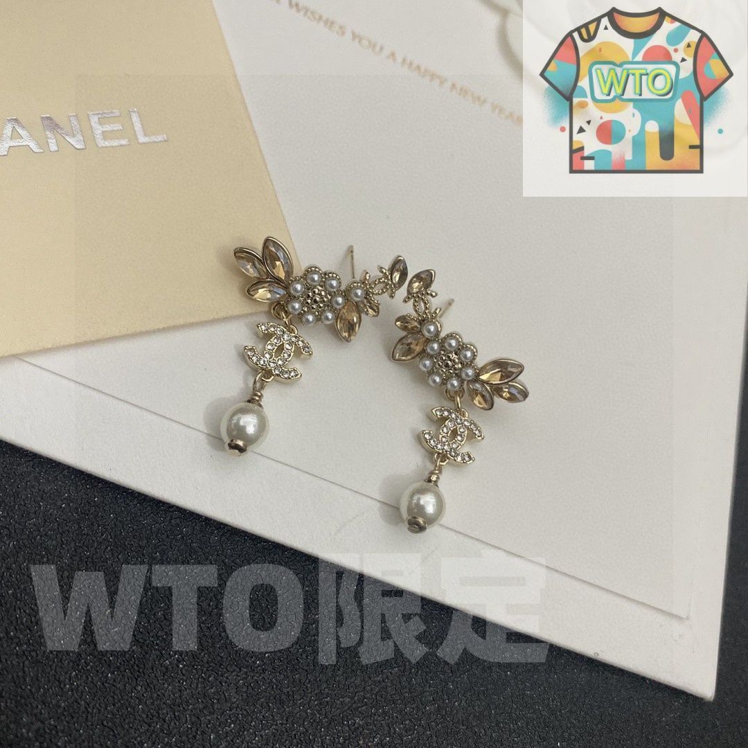 今日WTO】Chanel 花柄 真珠 葉 クリスタル ピアス ダブル C