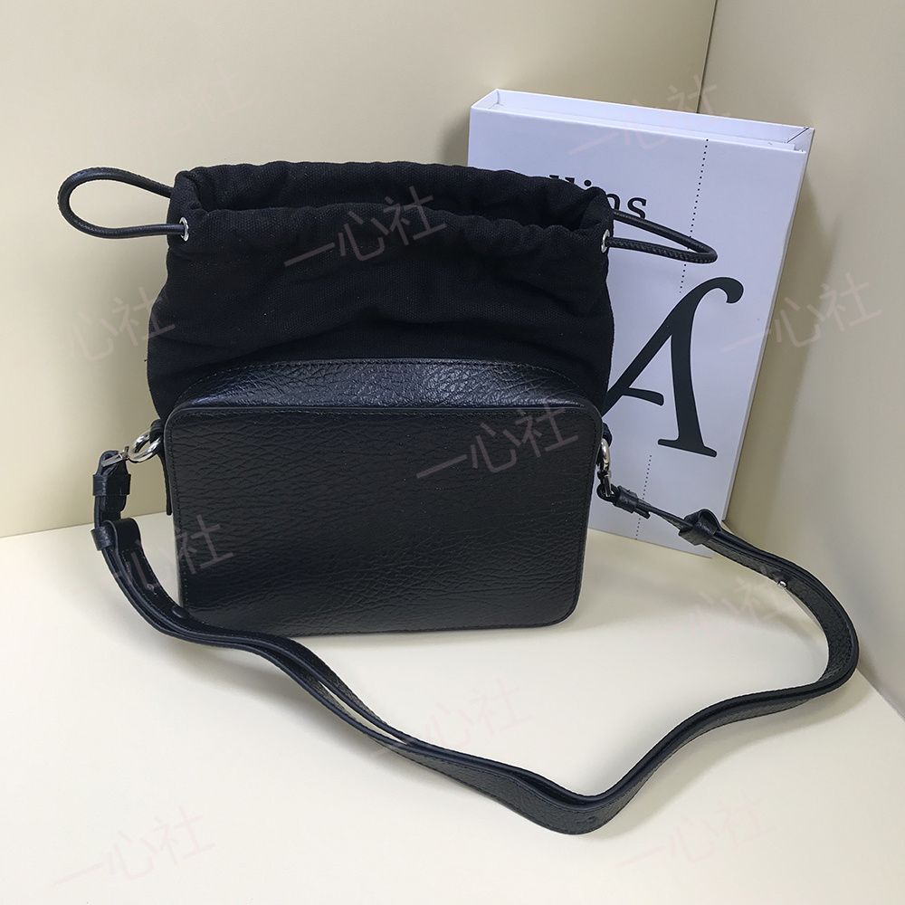 割引中！Maison Margiela 5ACカメラバッグ ユニセックス P199 - メルカリ 