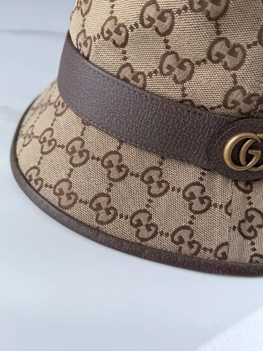 キャンバス FEDORA