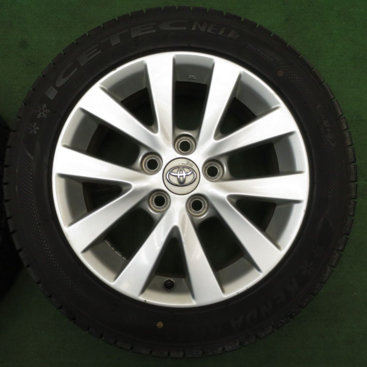 バリ溝！9.5分☆トヨタ アイシス 純正 205/55R16 スタッドレス ケンダ 