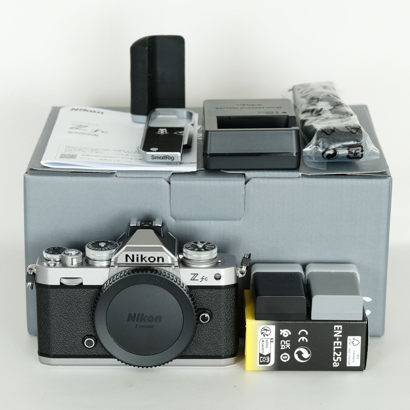 新品同様｜シャッター数48回｜バッテリー2個・グリップ付] Nikon Z fc  