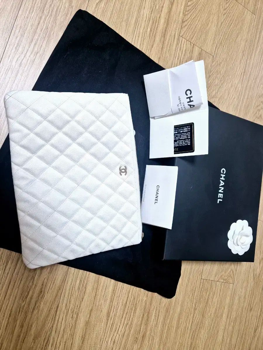 Chanel シャネル クラッチ キャビア