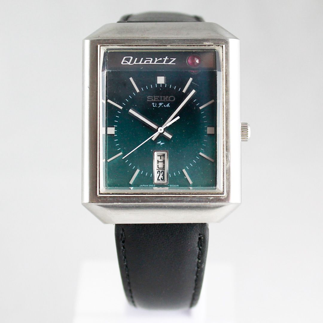 | 期間 販売 SA118 SEIKO VFA 3923-5010 初期クオーツ Very Fine Adjusted スクエア カットガラス シルバーケース セコンドフラッシュ機能 高精度 メンズ 腕時計 銀座サコム堂