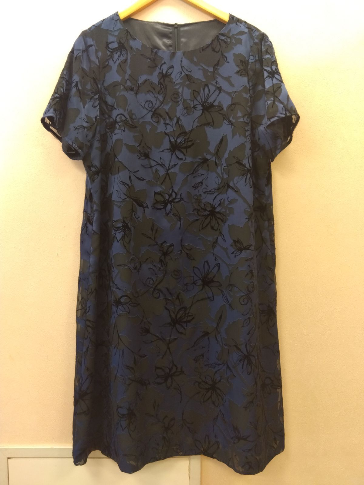 М11 レリアン Leilian PLUS HOUSE シック ツヤ感 フロッキー