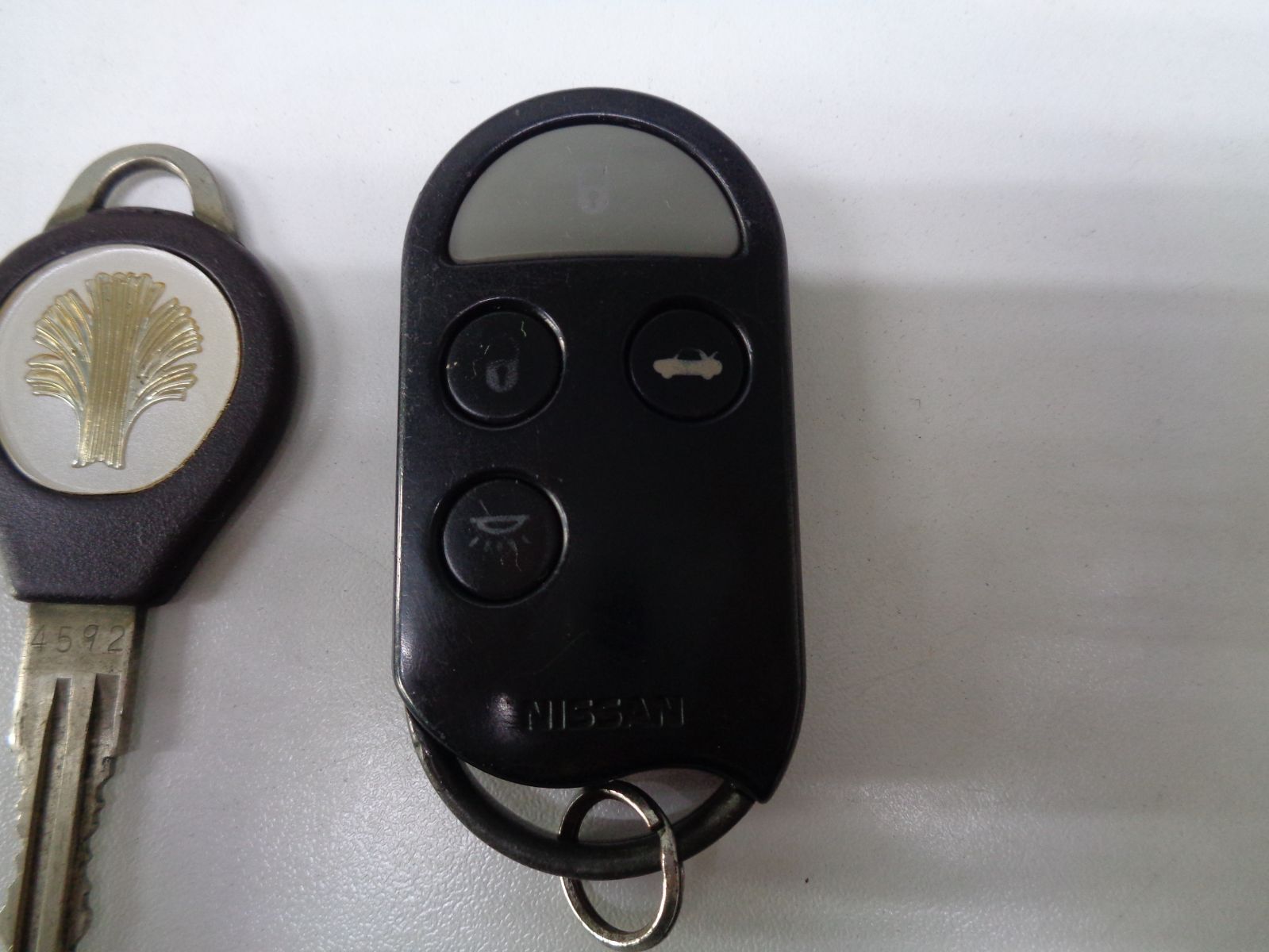 ニッサン FY32 シーマ スマートキー キーレス 3ボタン 鍵