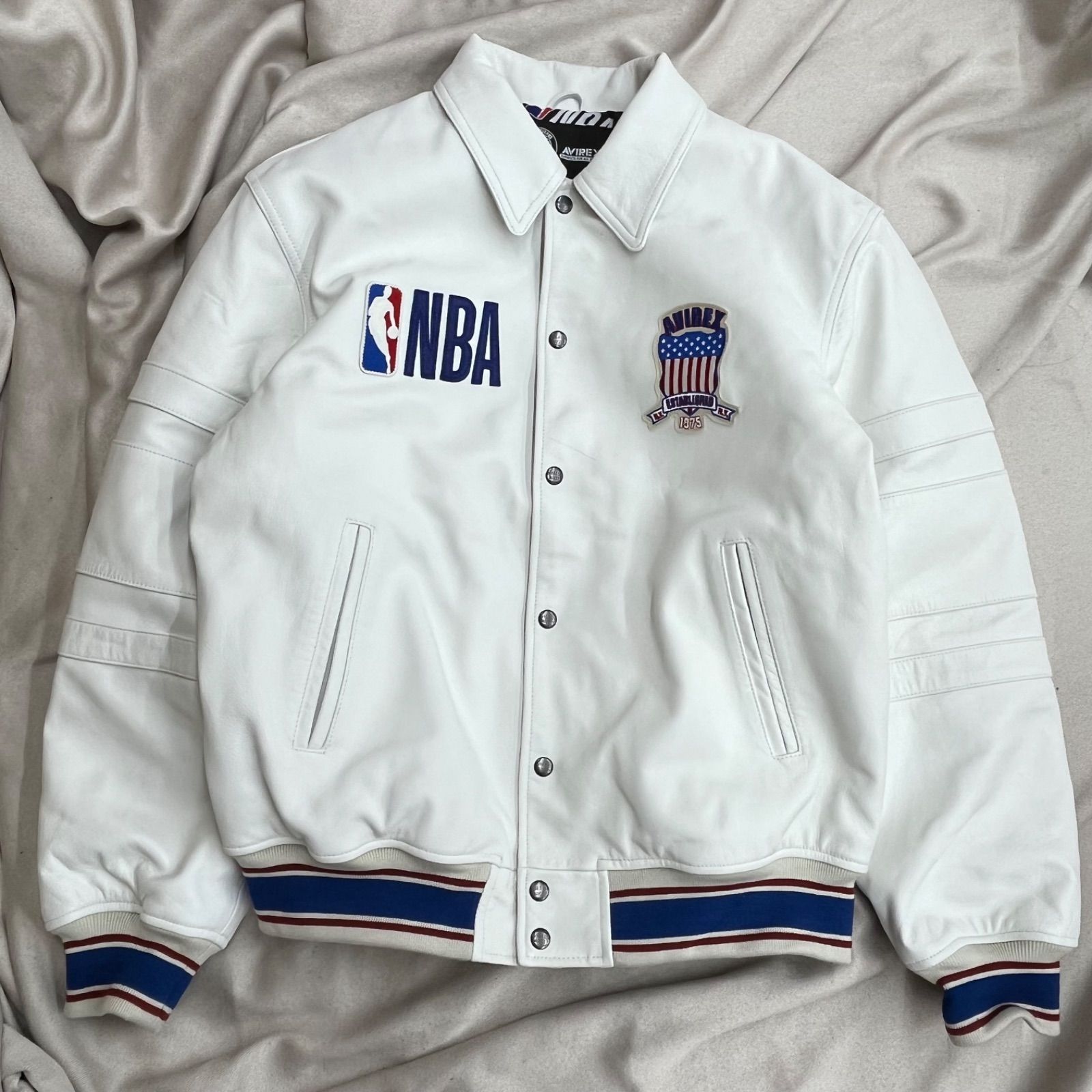 AVIREX MA-1ホワイト系レザージャケット メンズМ AVIREX レザージャケット XL ホワイト