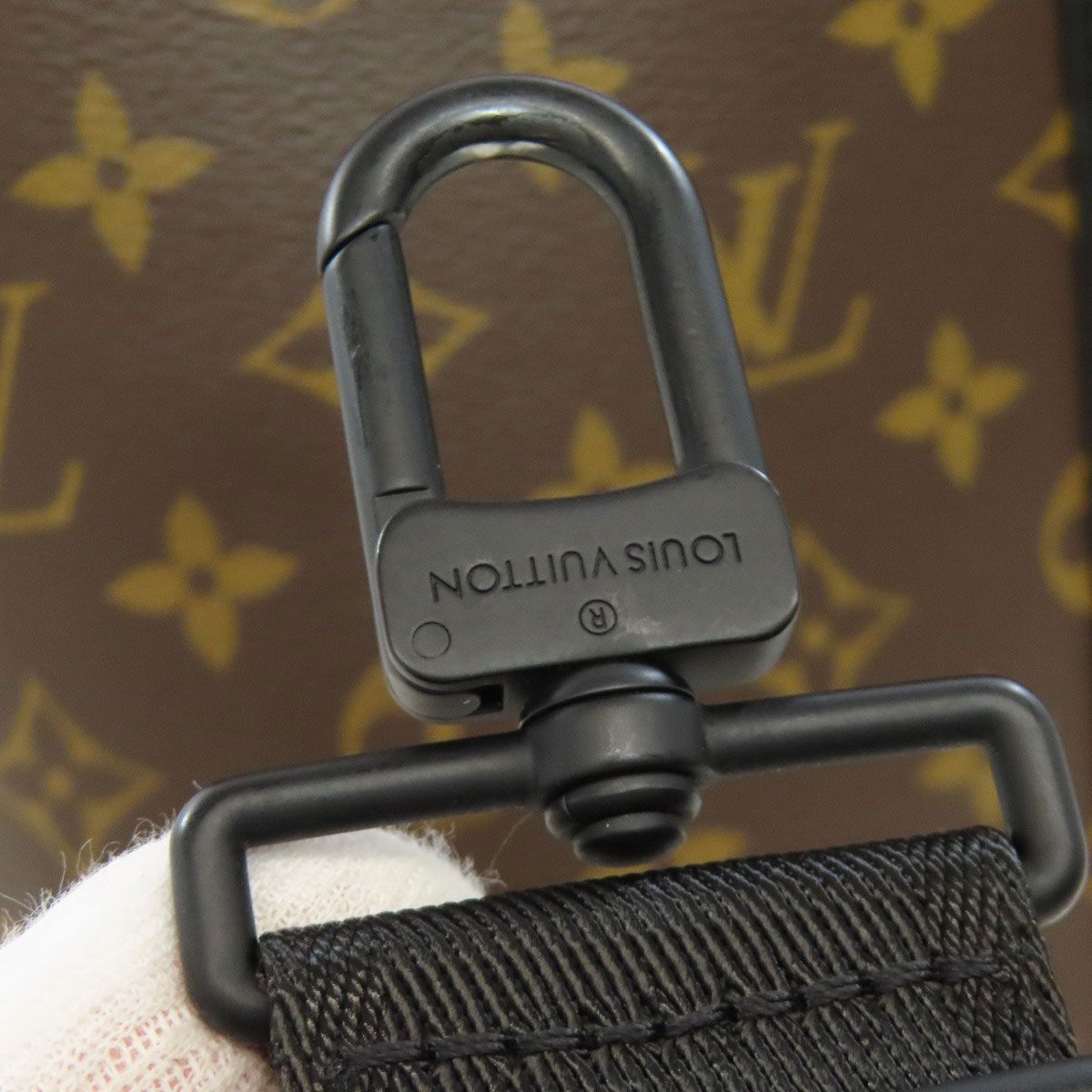 VUITTON