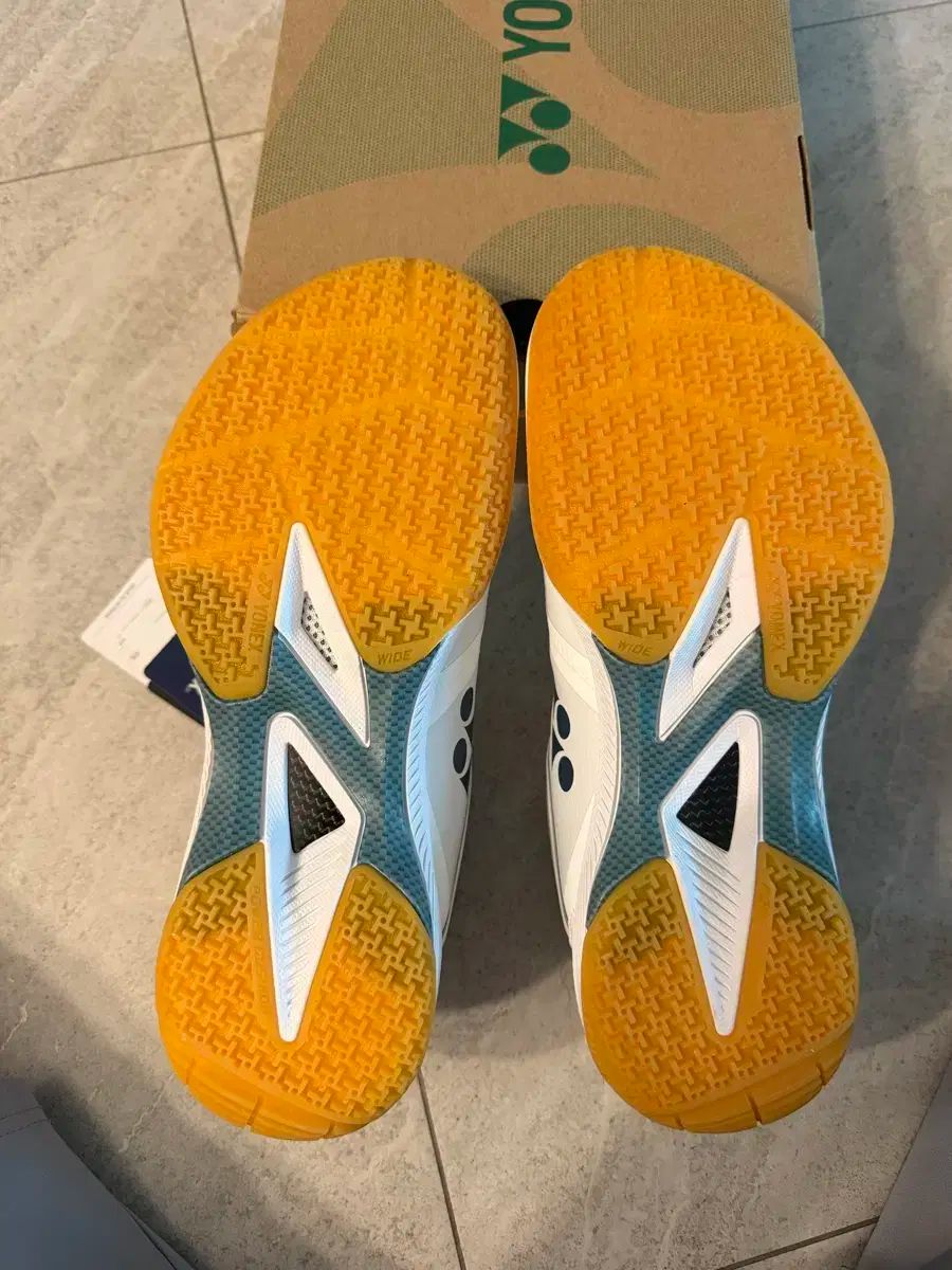  YONEX ヨネックス 65 Z 4 ワイド バドミントンシューズ 270 その他 バドミントン