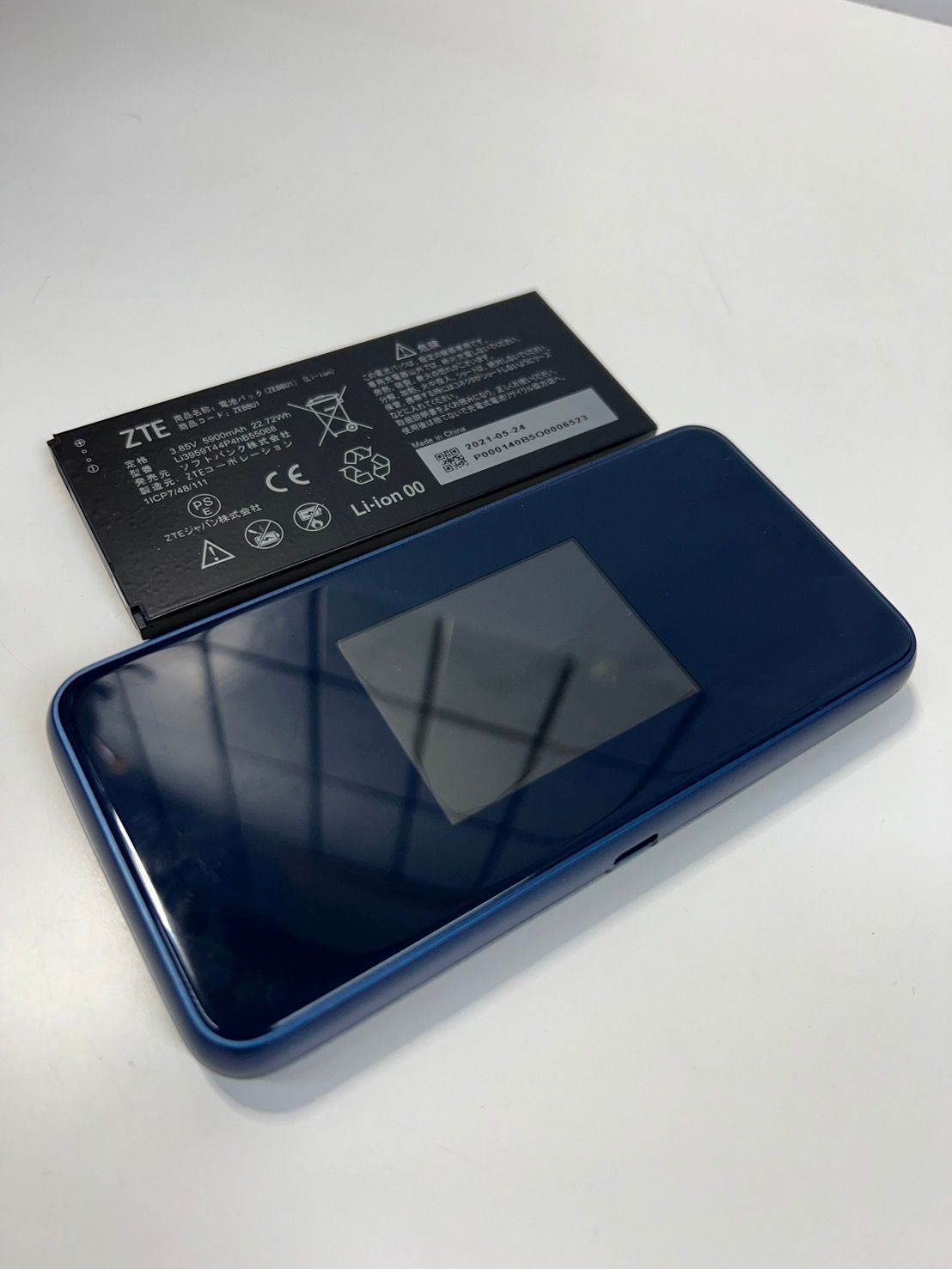 【ジャンク】ZTE Pocket WiFi 5G ルーター (A102ZT)