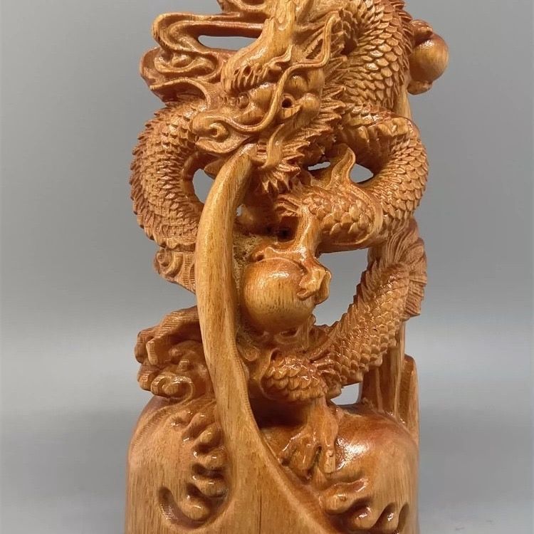 龍の一刀彫り、龍の彫刻、切り株彫刻、龍の切り株彫刻、一刀彫り
