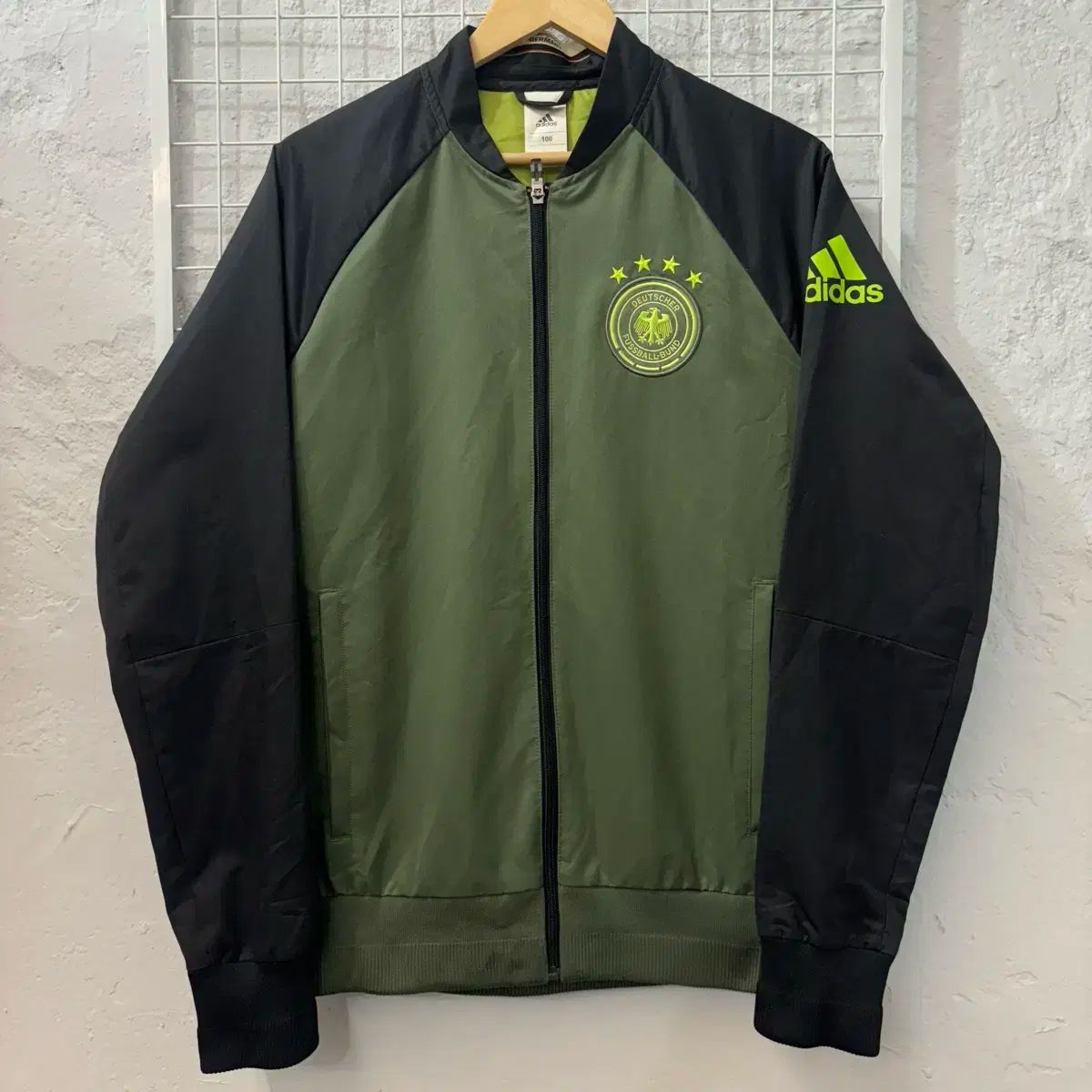 adidas アディダス ドイツ カーキ アンセム ウインドブレーカー L
