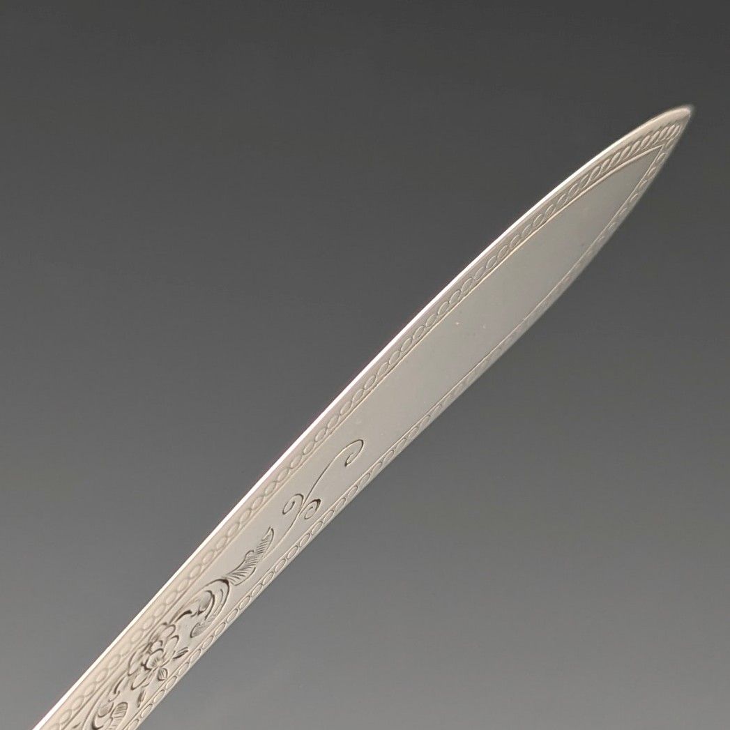 1877年 英国アンティーク 白蝶貝ハンドル 純銀ブレード フィッシュカトラリー 2ペア William Hutton &amp; Sons 1877年 英国アンティーク 白蝶貝ハンドル 純銀ブレード