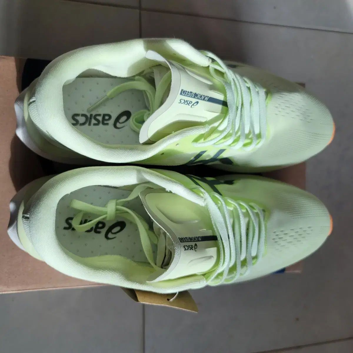 アシックス MAGIC