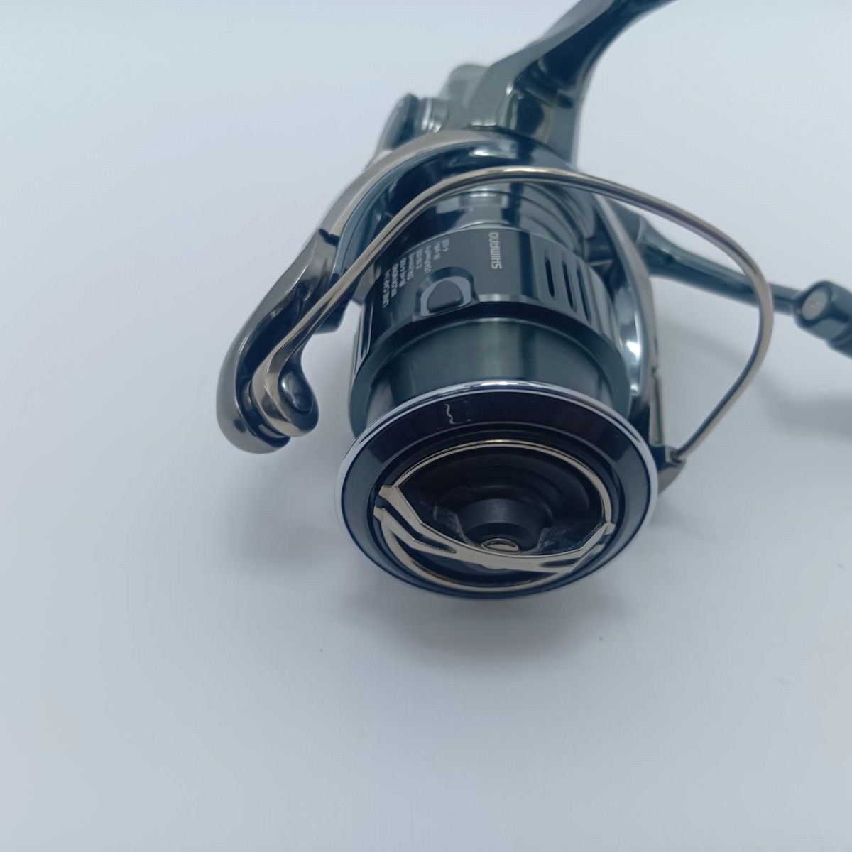 SHIMANO シマノ スピニングリール 22ステラ C2000S 043832 目立った傷や汚れなし