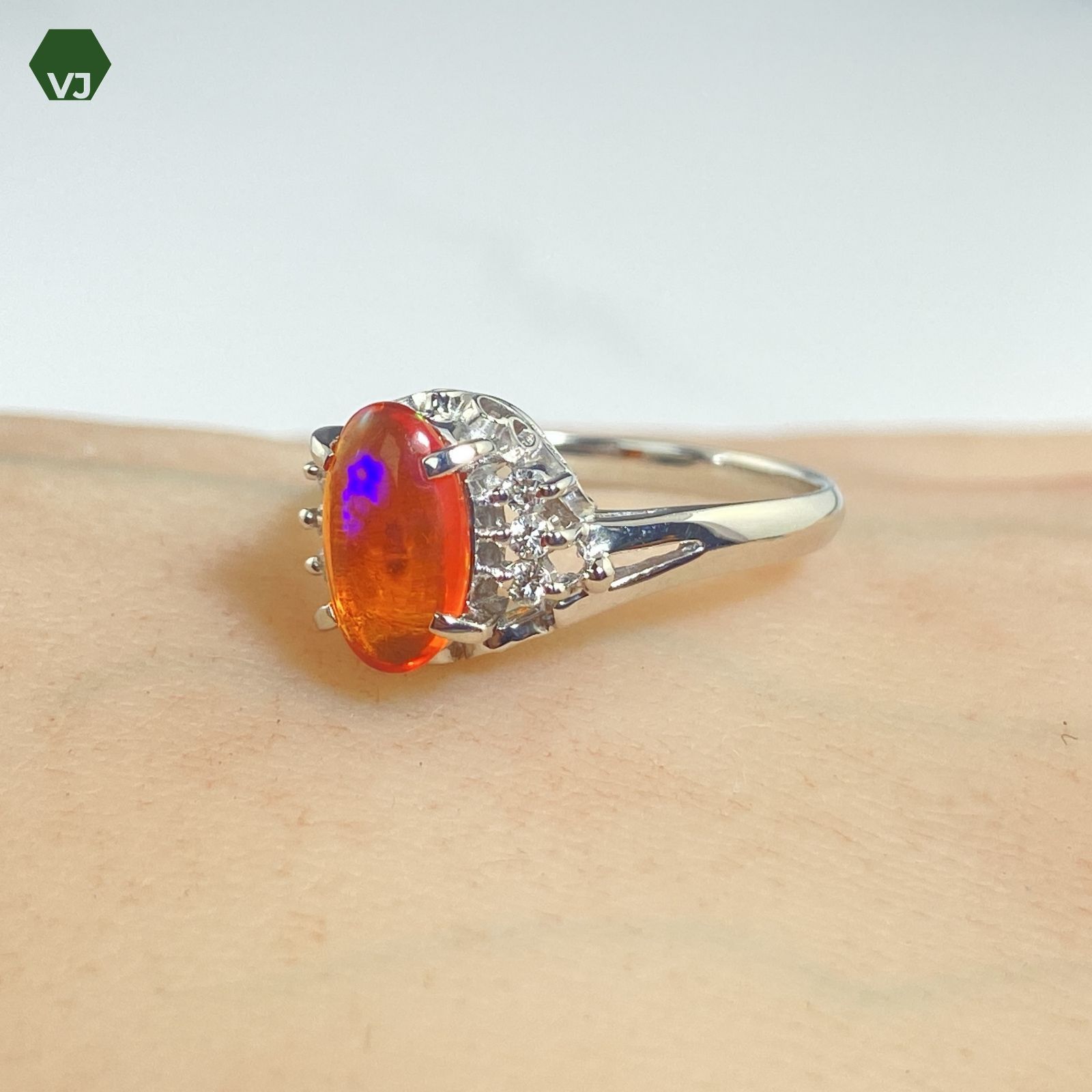 30-05】ファイアオパール ダイヤモンド リング 0.72ctD0.07ct 【中古  