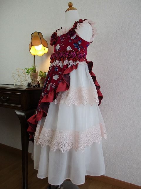 クリスマスプレゼントに！フリル付き花柄アシンメトリーのお姫様ドレス 赤色 130サイズ 子供ドレス 写真撮影 1/2成人式 結婚式 ピアノ発表会 音楽発表会 コンクール ロングドレス 誕生日 クリスマス プレゼント