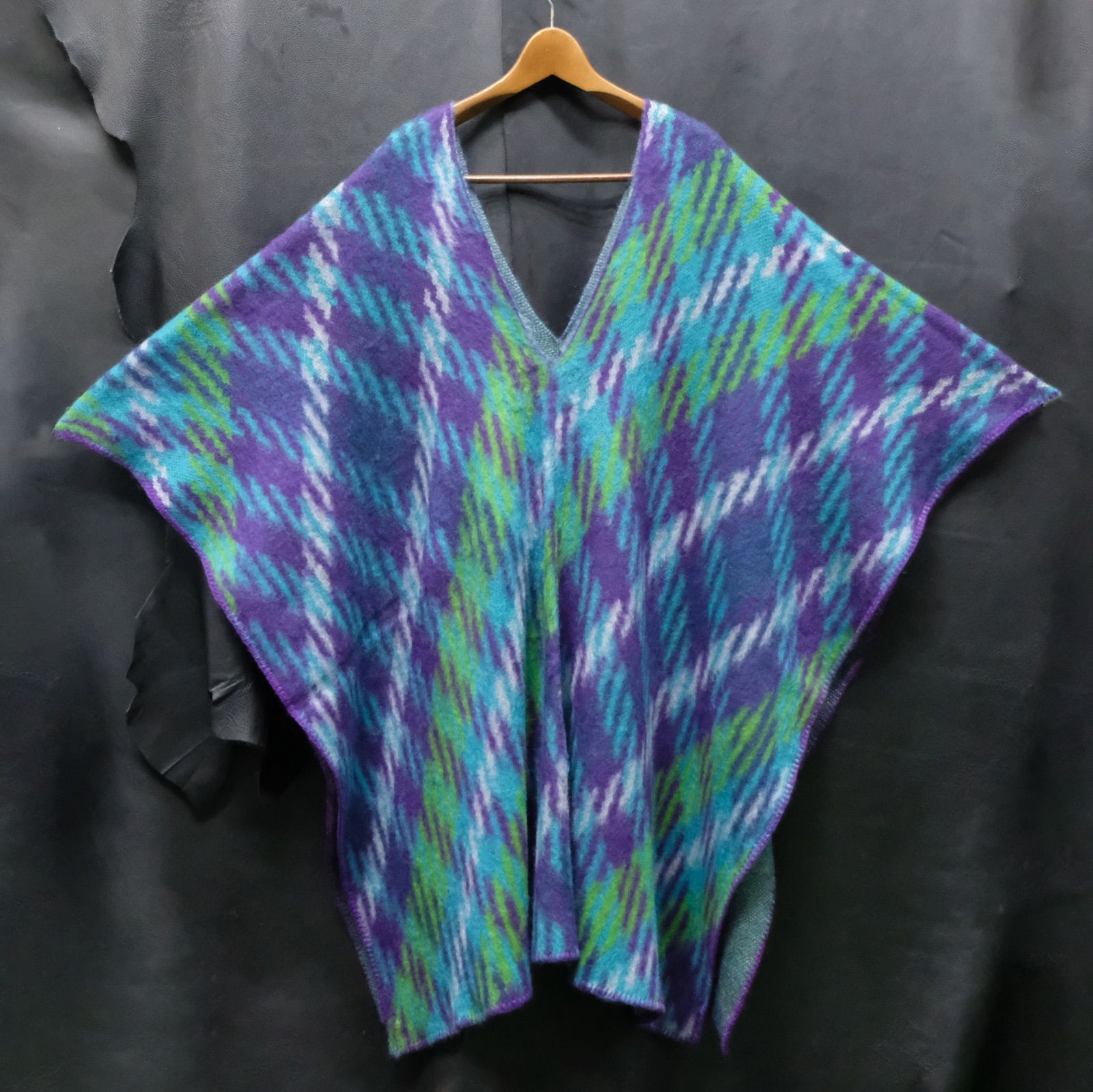 イッセイミヤケモヘヤポンチョ