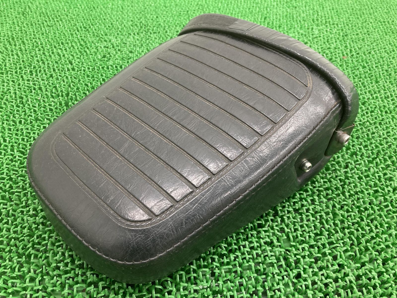エリミネーター250SE タンデムシート カワサキ 純正 中古 バイク 部品 EL250A 修復素材や張り替えベースに 品薄 希少品 車検 Genuine