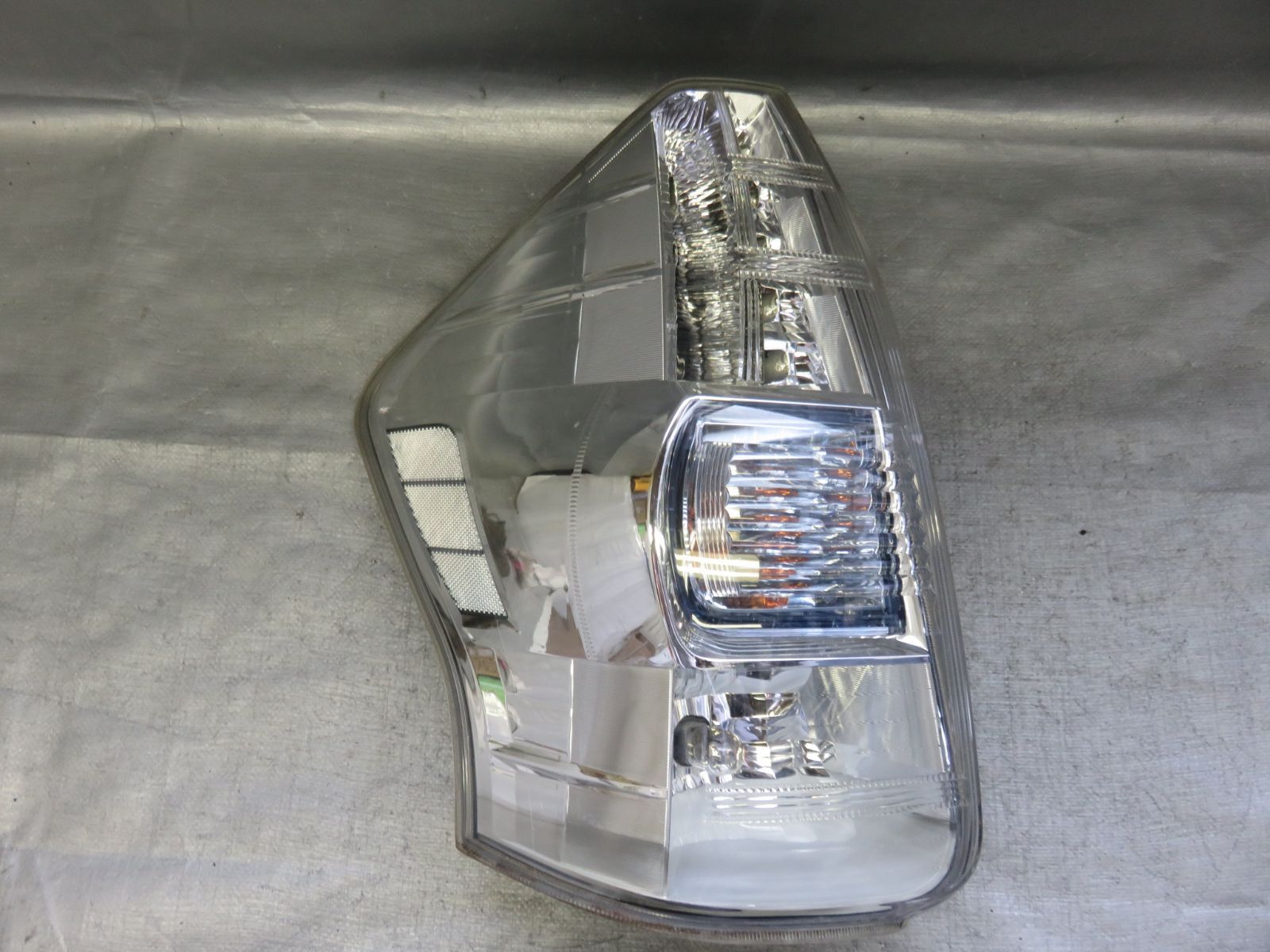 ☆STD6255/点灯ok トヨタ ZVW40W ZVW41W プリウスα 純正 LED