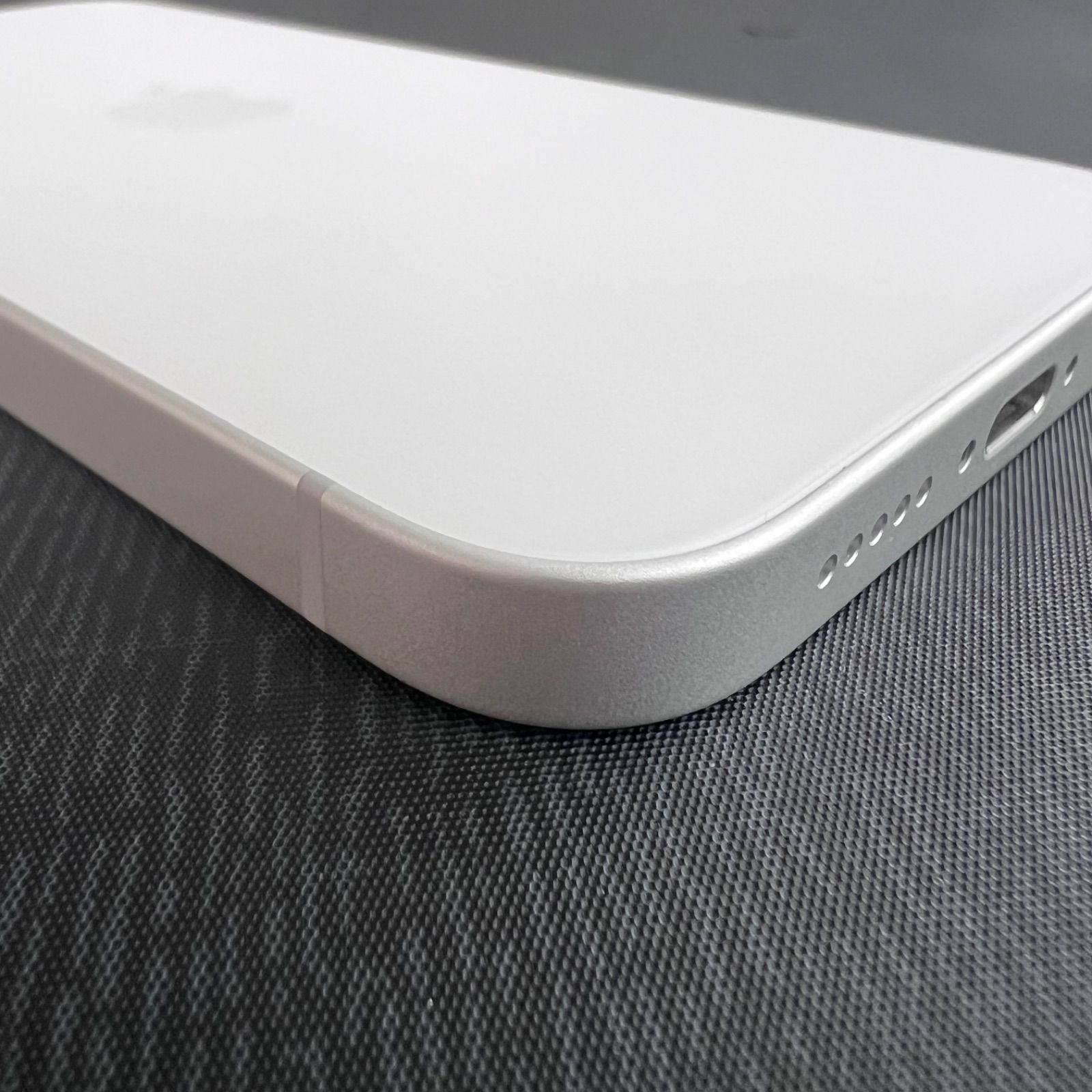iPhone 16e