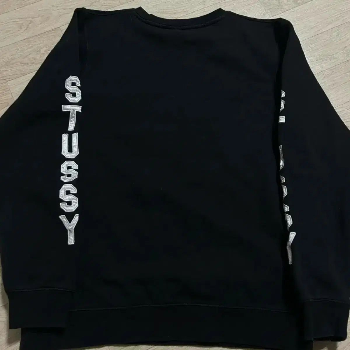 STUSSY(ステューシー) スペルアウト 黒 スウェットシャツ ( XL ）