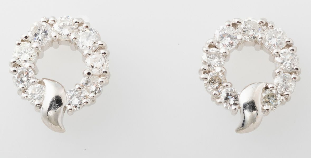 Pt900 ダイヤモンド ピアス 品番d23-420