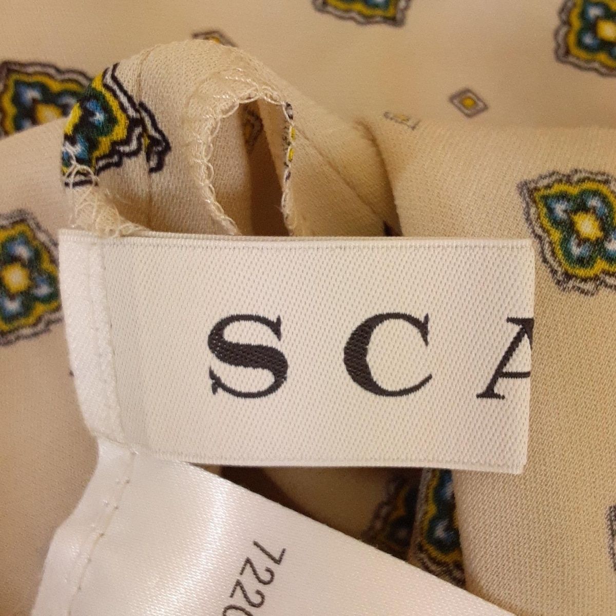 ● 新品未使用 SCAPA スキャパ 半袖 ブラウス SCAPA】スキャパ ブラウス 半袖 Tシャツ 花柄 刺繍 紫 パープル