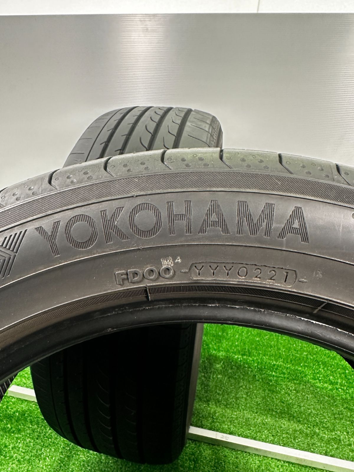 225/45R18 2本セット　ヨコハマ　RV02【屋内保管】 225/45R18 2本セット ヨコハマ RV02【屋内保管】 225/45R18 2本セット