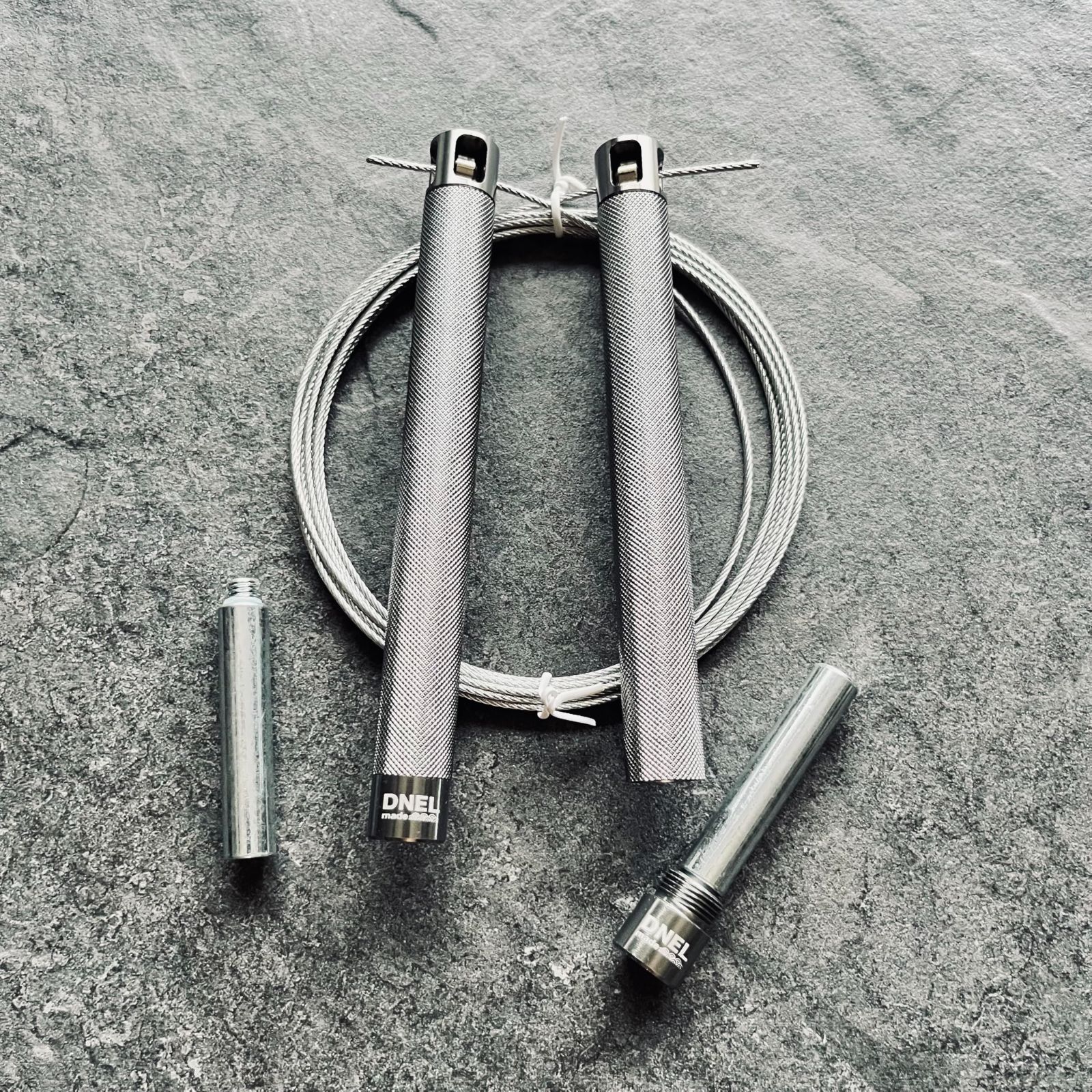 DNELmade DR-ATHLETE1.0 超高速回転 縄跳び スピードジャ Amazon | DNELmade DR-PRO 超高速回転 縄跳び スピード