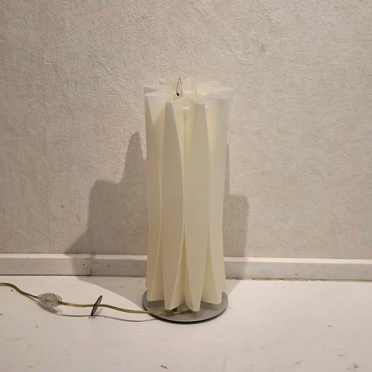 【美品】SLAMP BACH テーブルランプ イタリア製 照明 ランプ モダン 美品】SLAMP BACH テーブルランプ イタリア製 照明 ランプ