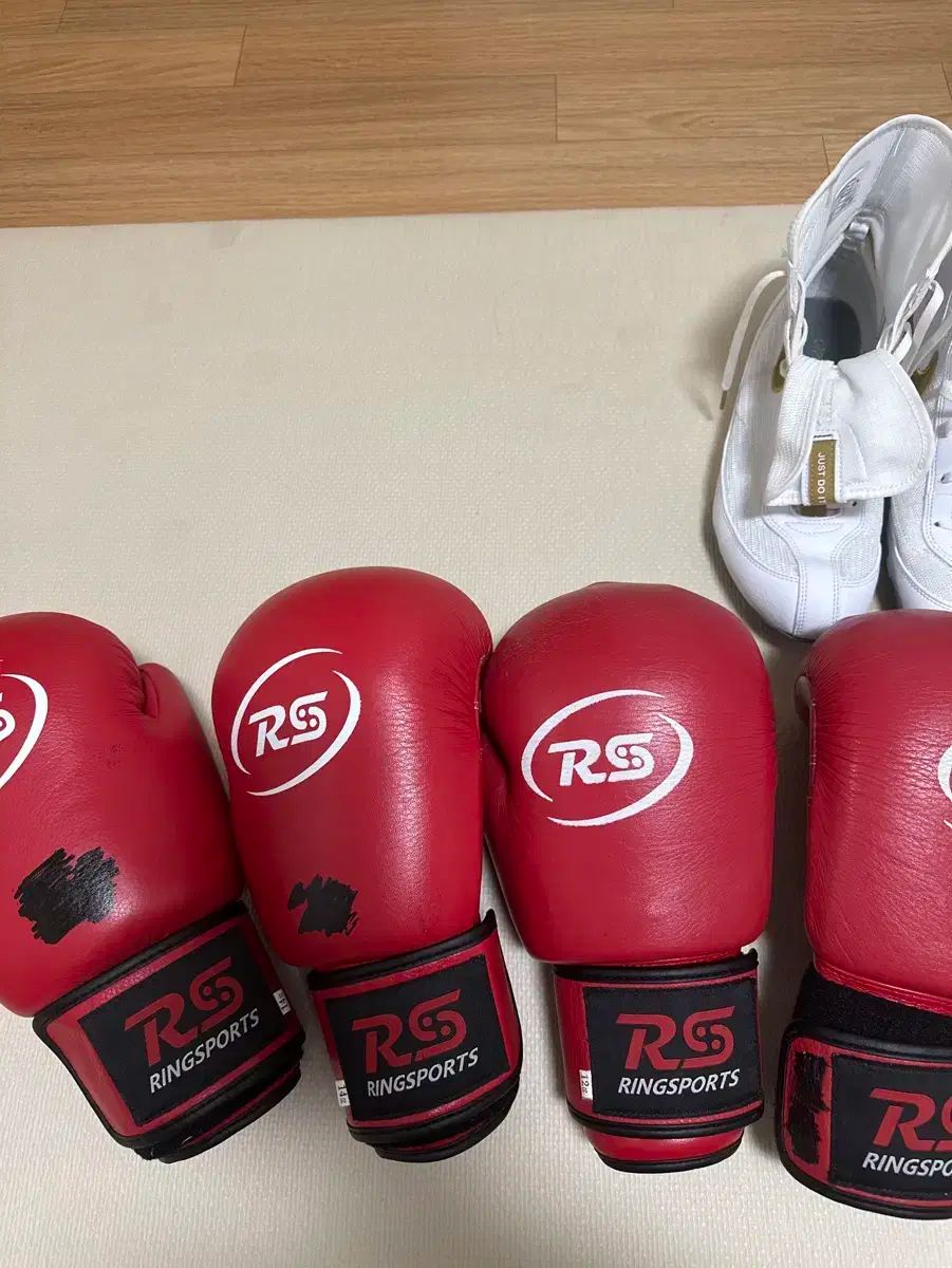 BOXER ISAM ボクシンググローブ ホワイト TBX-108〜116 BOXER ボクシンググローブ お待たせいたしました