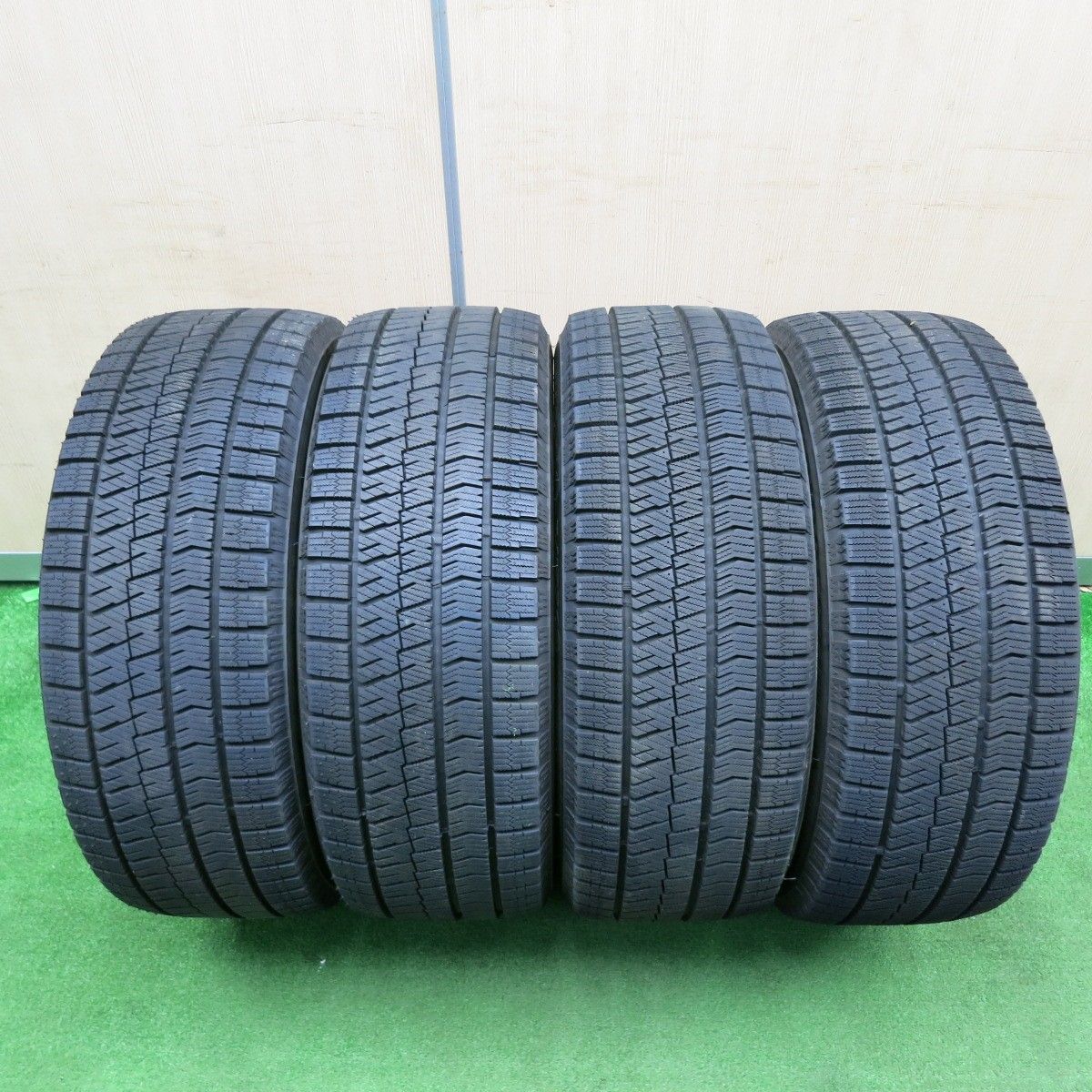 175⁄65R15 スタッドレスタイヤ 21年 溝あり ブリヂストン VRX2 BS バリ 