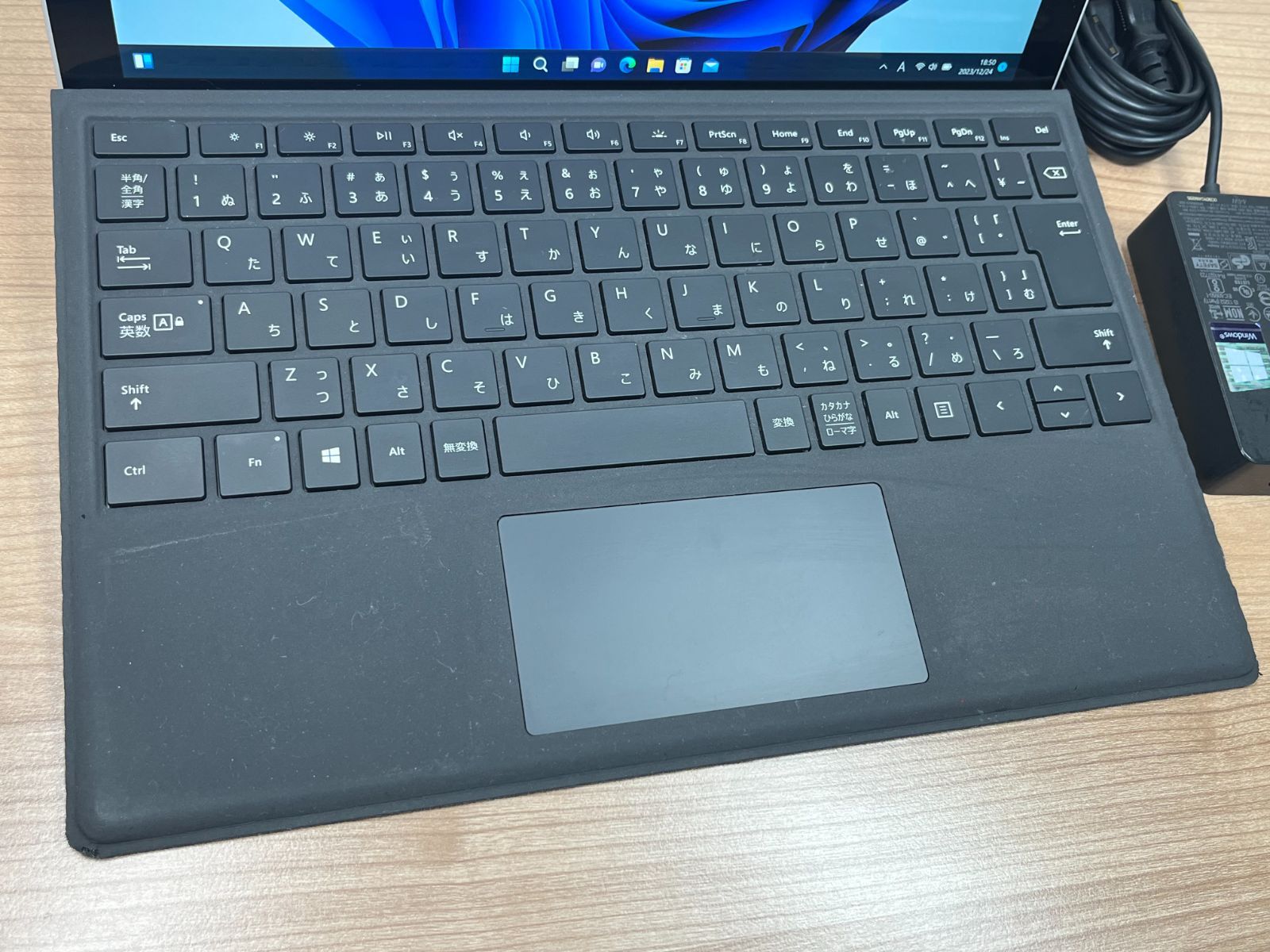 美品・お買い得品〉04416 Microsoft Surface Pro6第８世代 8GB/256GB