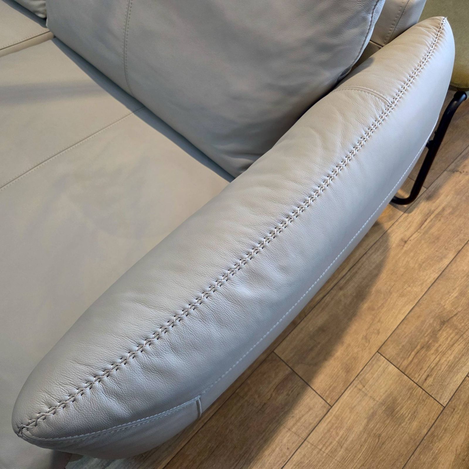 極美品】IDC大塚家具 IDC OTSUKA カウチソファ 総本革張り フェザー L 