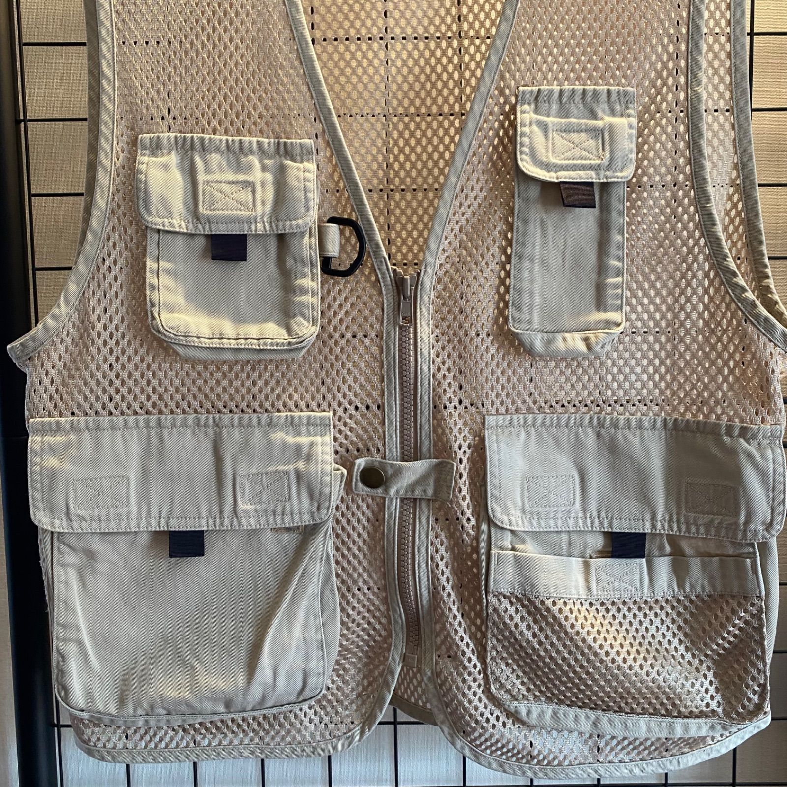 USED 古着 メンズベスト フィッシングベスト トレッキングベスト 即完売品 CHUANGSHENG フィッシングベスト 刺繍ロゴ メンズXL
