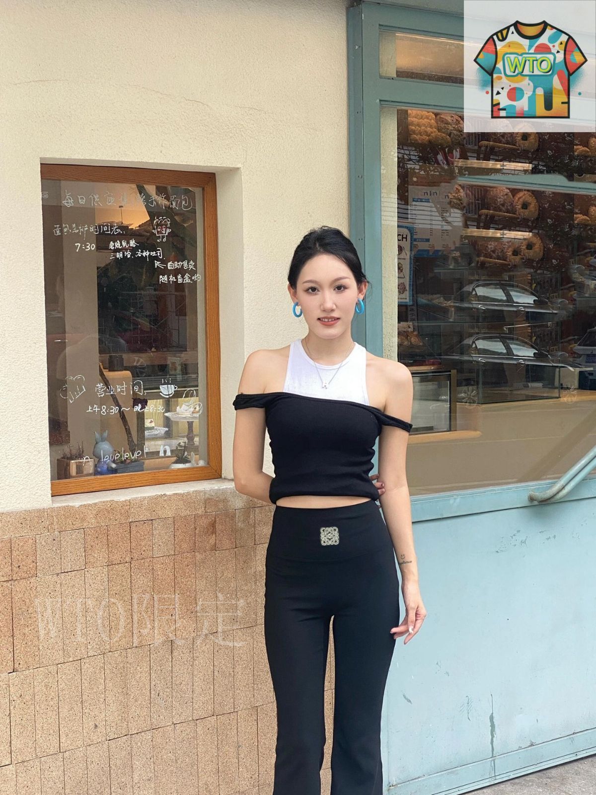 今日 Loewe 2025 New Logo Embroidered High-Waist Flared Yoga Pants 2025 新款ロゴ刺しゅう高腰微喇ヨガパンツ-1 DECORATOM_COM_BR