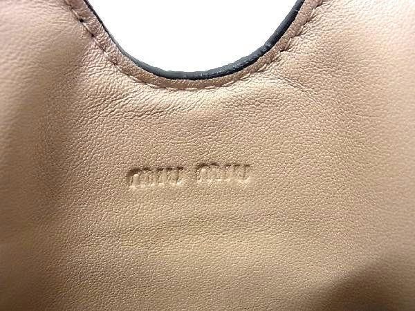 miumiuスタッズ付き本革タブレットケース □新品□未使用□ miumiu ミュウミュウ レザー スタッズ