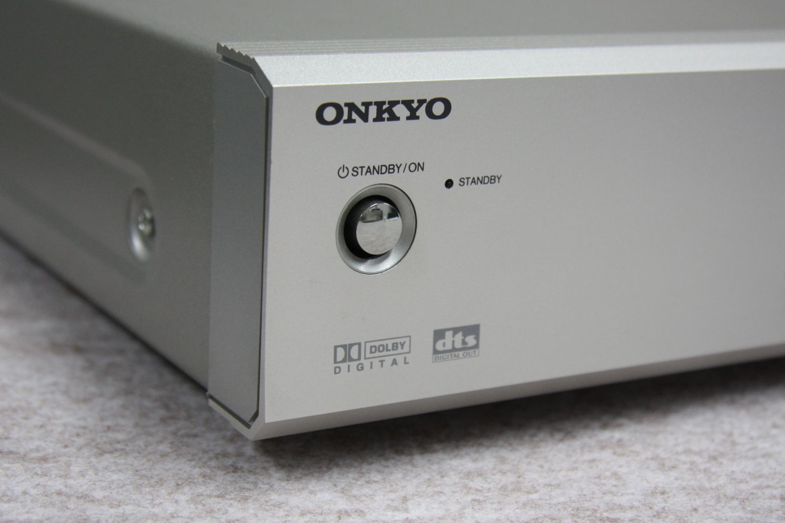 ONKYOのプログレッシブ回路搭載DVDプレーヤーDV-L55 - メルカリ
