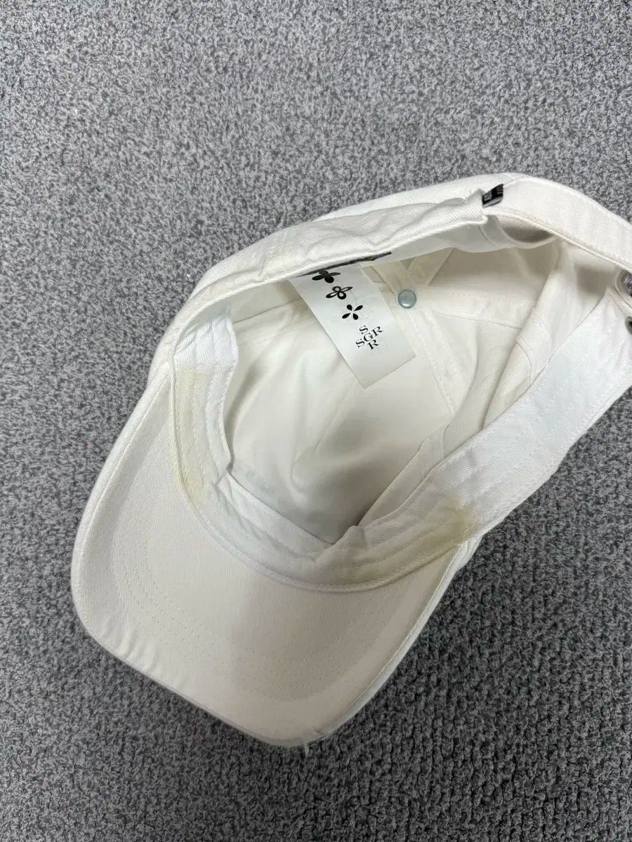 ボールキャップ white
