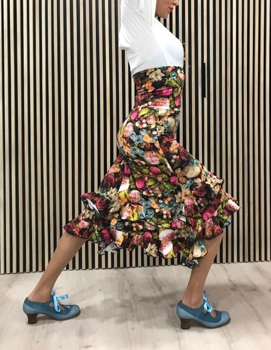 フラメンコ ショート丈 練習ファルダ ドラマチック花柄 2段ボランテ フラメンコ ショート丈 練習ファルダ ドラマチック花柄 2段ボランテ