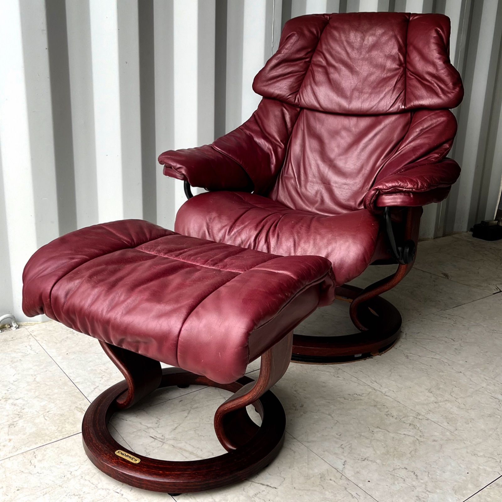 取付無料！エコーネスストレスレスチェア レノ本革リクライニング