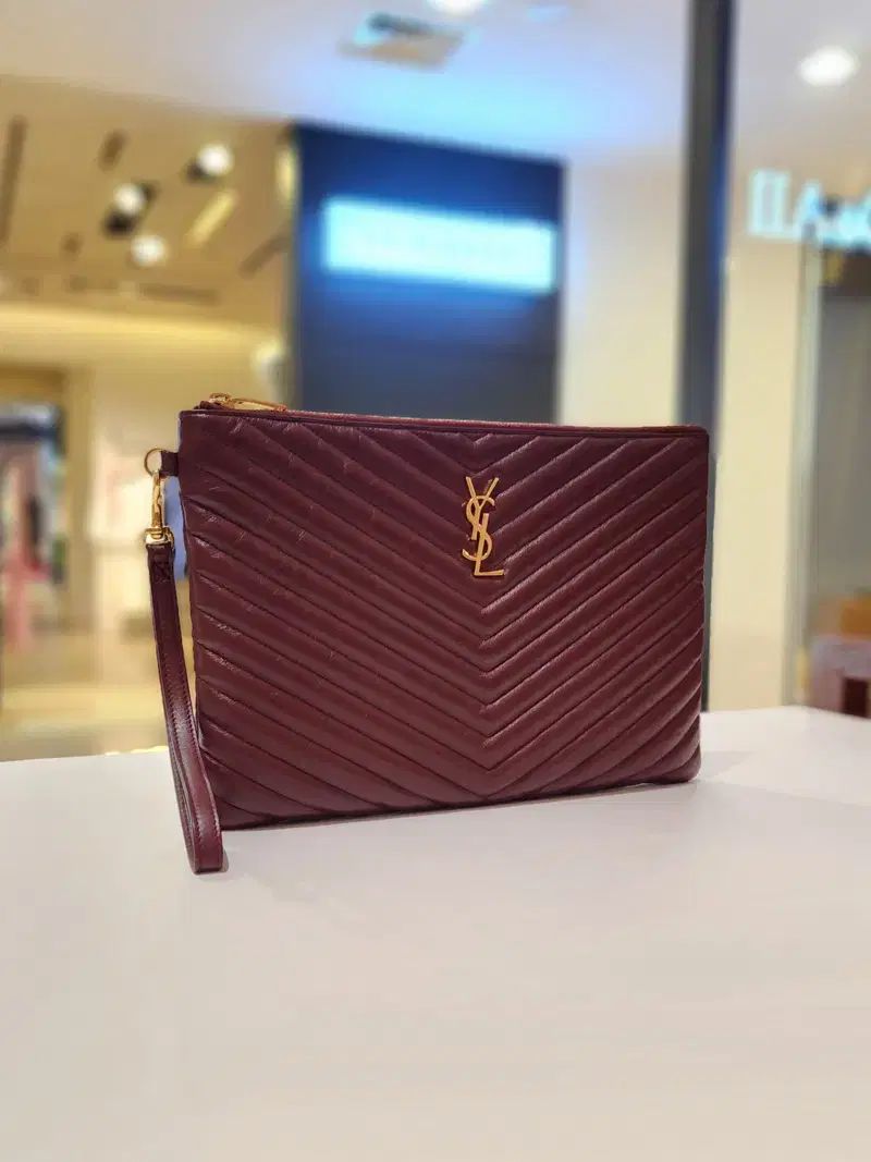 サンローラン シグネチャー タブレット ゴールド クラッチバッグ 559193