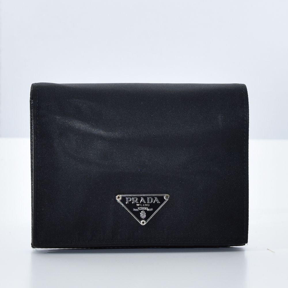 中古USED PRADA 財布 2つ折り ナイロン ブラック 2250002454518 中古USED PRADA 財布 2つ折り ナイロン ブラック 2250002454518