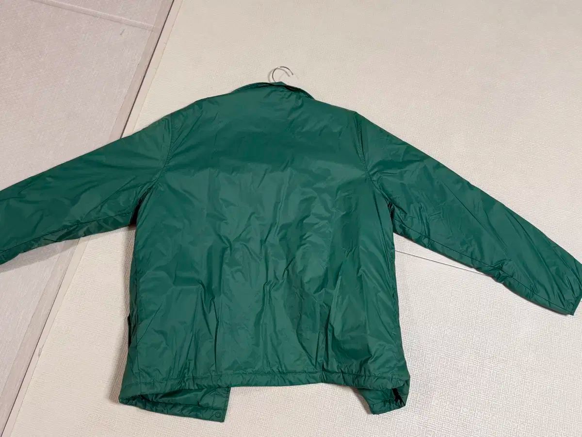 パタゴニア ウィンドブレーカー グリーン アウトドアキッチン 緊急用キット