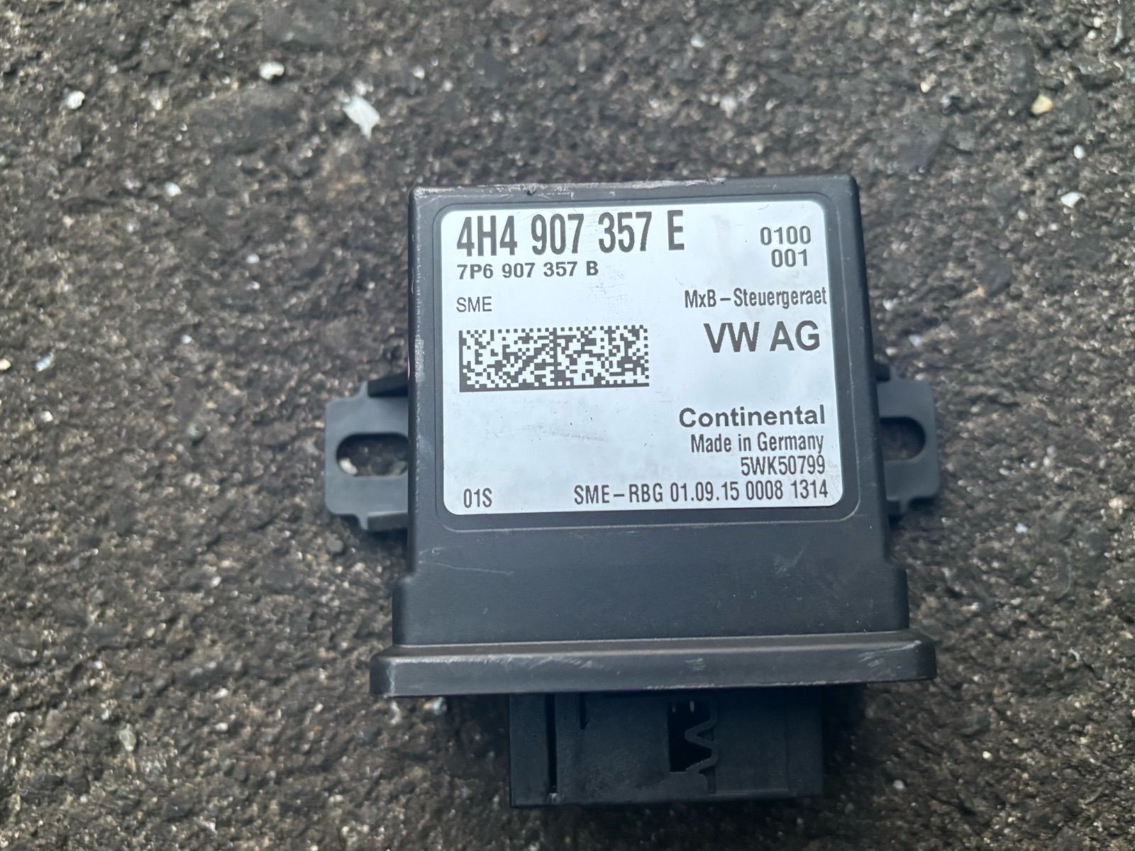 アウディ A7 スポーツバック 4GCYPC ヘッドライトレンジコントロール 4H4907357E