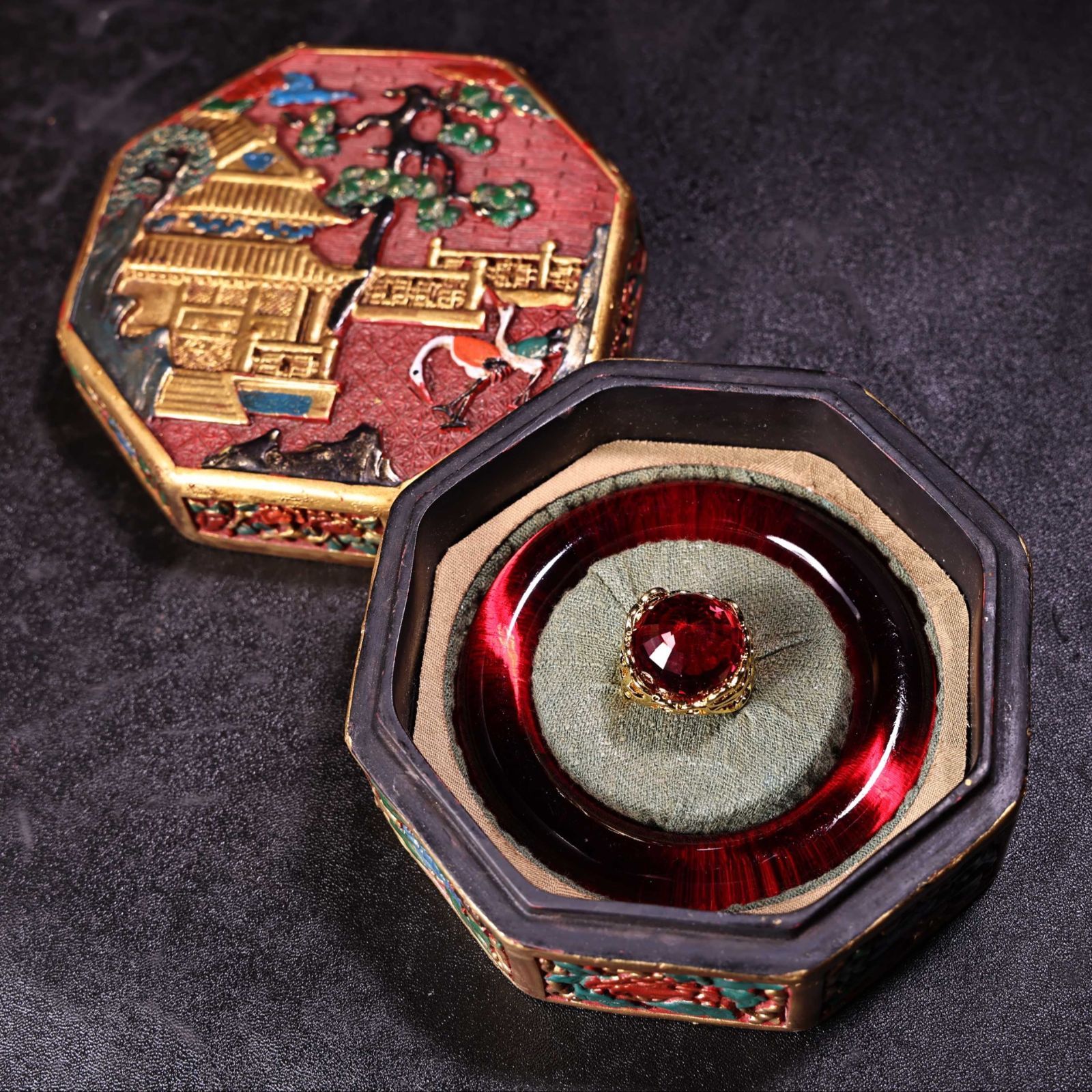 旧家蔵出し 紅寶石細密彫 戒指 腕輪 彩繪 漆器箱付 根付 裝身具