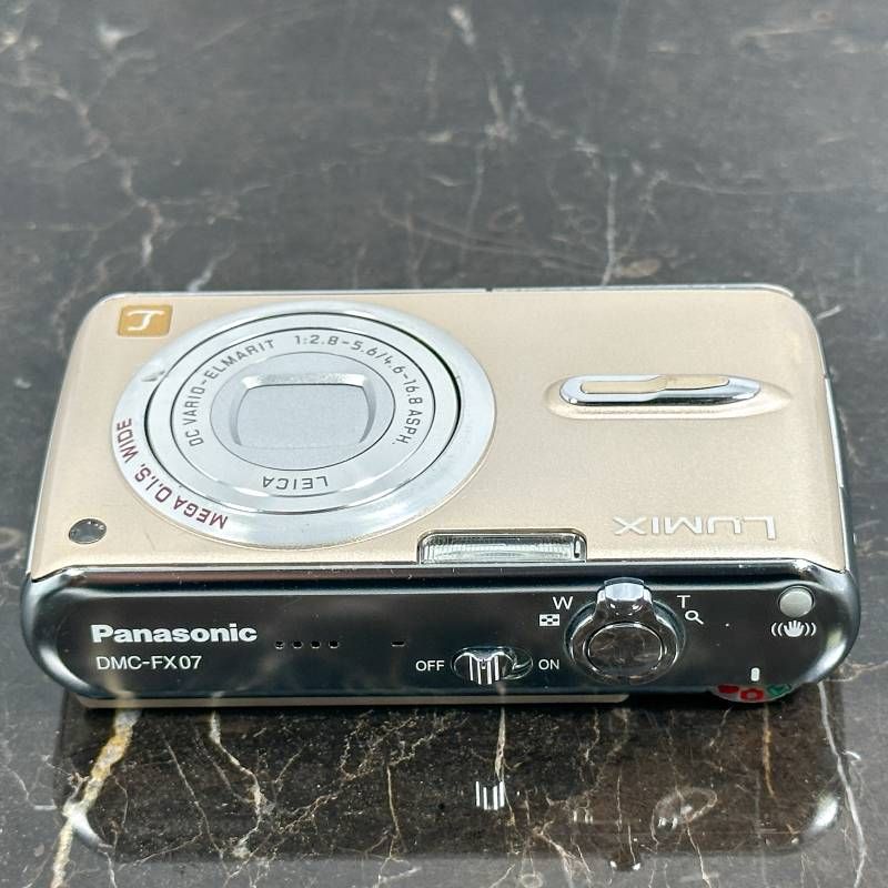 Panasonic LUMIX DMC-FX07 ゴールド