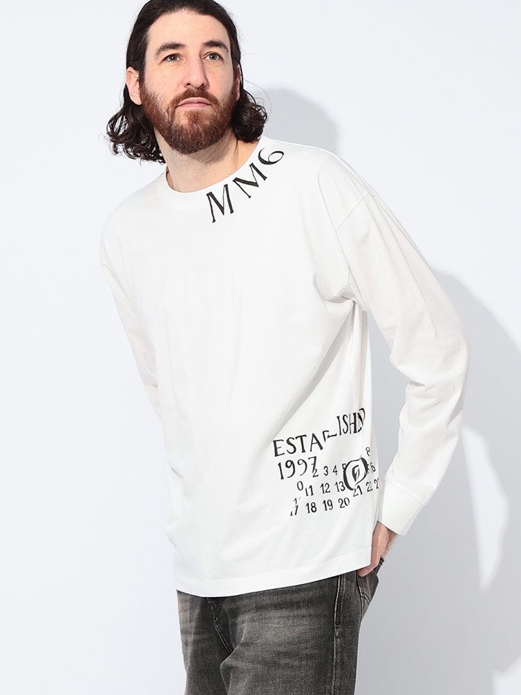 MM6 Maison Margiela (エムエムシックス メゾン マルジェラ) ネックナンバーモチーフロゴ クルーネック 長袖 Tシャツ MM6GC0047S24312 ホワイト