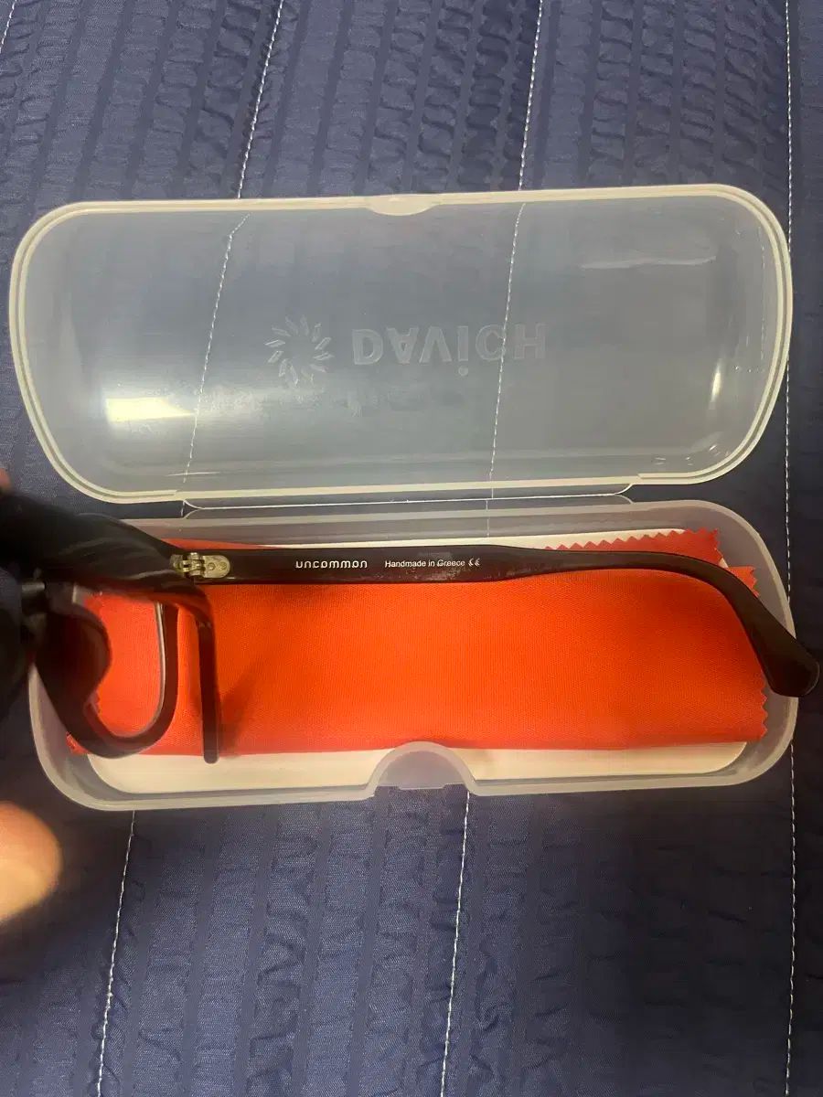 珍しいアイウェア